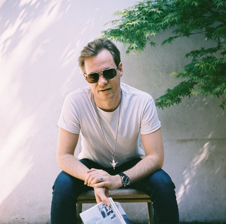 he Modern World is the vehicle of London based singer/songwriter Oli James. He has gathered an eclectic group of musical mavericks to accompany him.